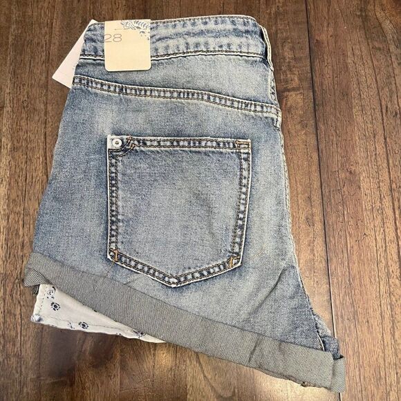 Anthropologie Pilcro Jean Shorts - Picture 3 of 11